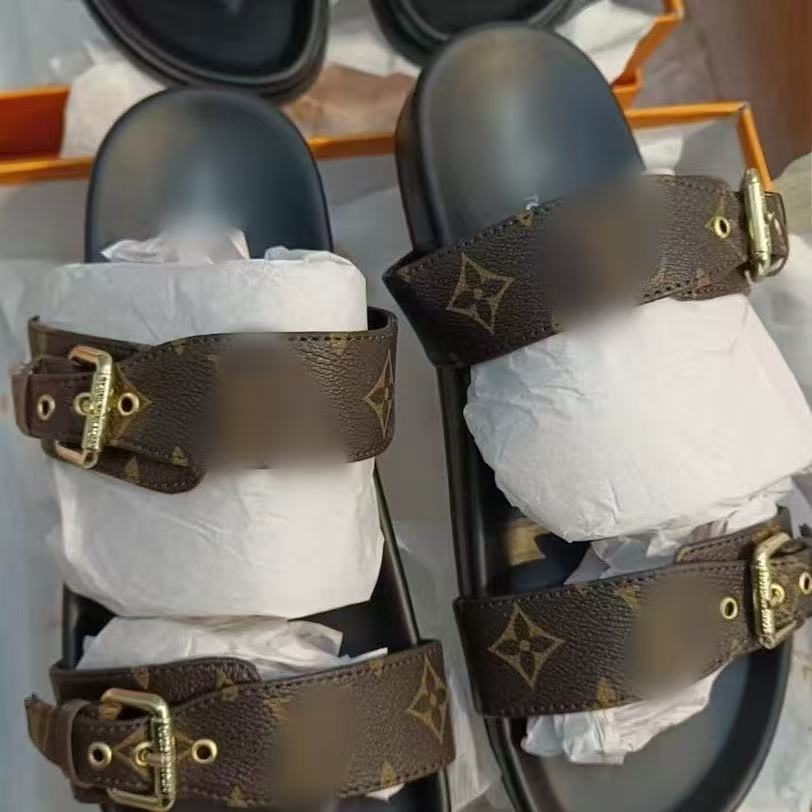 New Slippers Brown Women Sandals Summer Letter Print Real Cow Leather Slides Round Toe Men Lovers Outdoor Beach Casual Shoes Two Straps Adjusted Gold Buckles Shoes