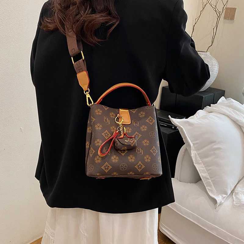 2025 Monogram Bucket Bag for Women Spacious Shoulder Purse Adjustable Crossbody Strap Work Commute Bag with Top HandleW251106