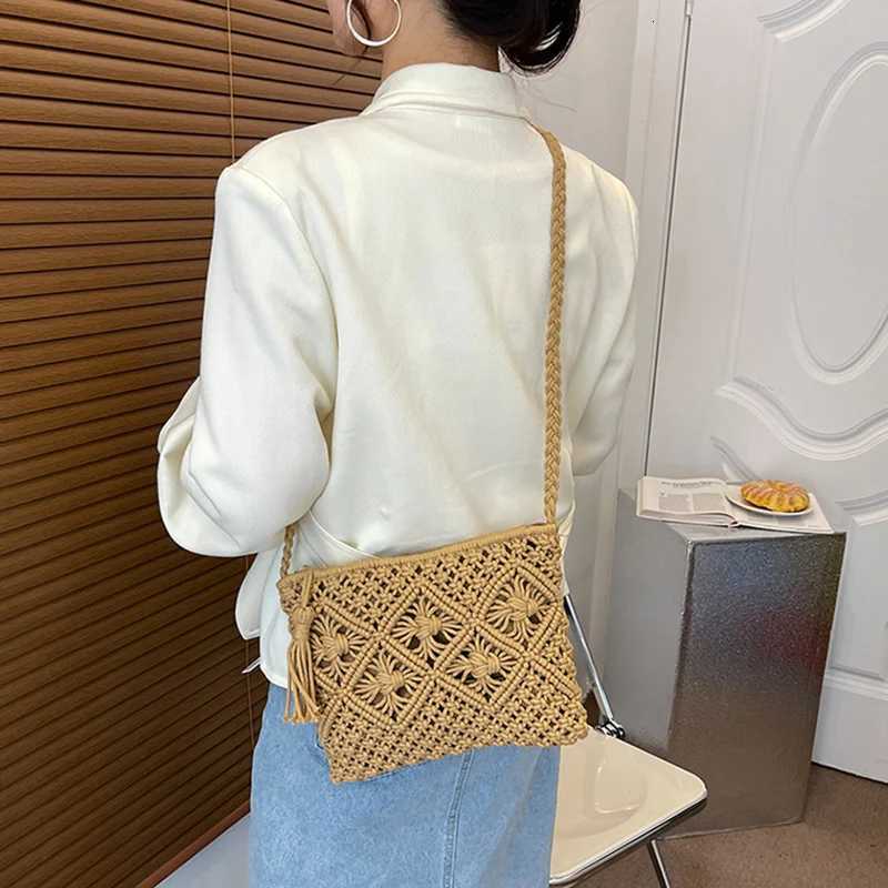 New Arrival Hollow Out Small Shoulder Bags For Women Handmade Straw Crossbody Bag Purse Female Tassel Messenger HandbagW251107