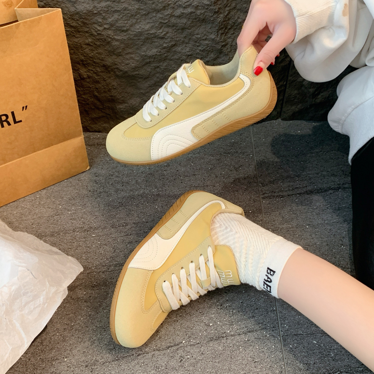free shipping designer casual shoe women womens beige white pink red yellow indoor outdoor sports runner running shoe trainers sneakers