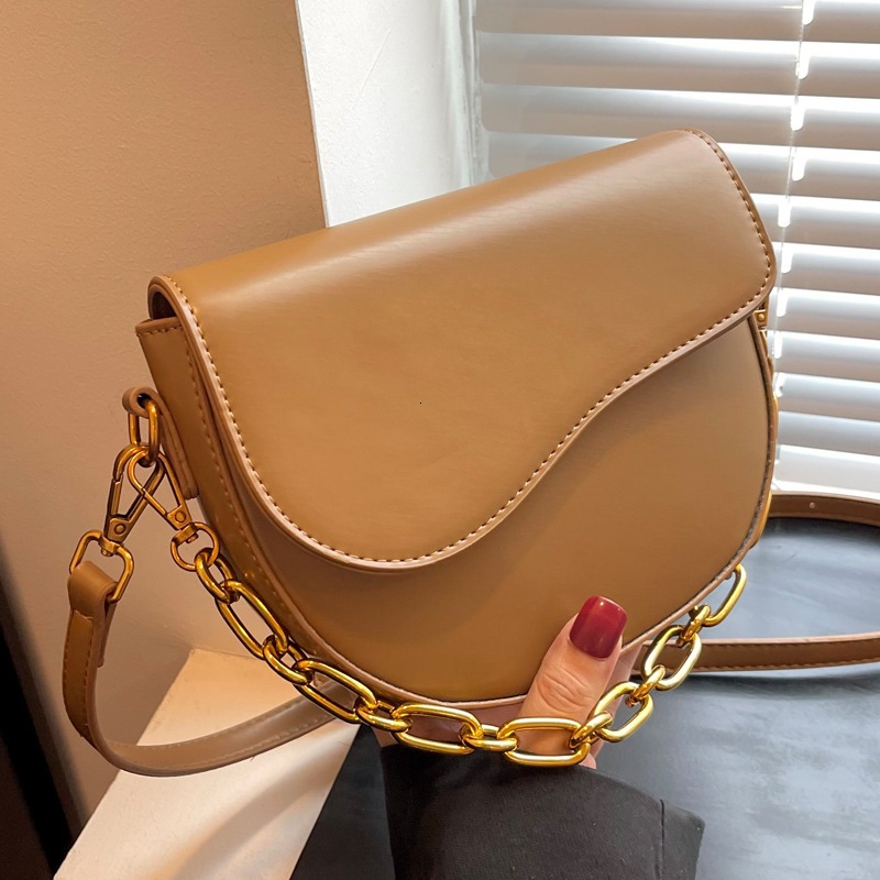 2025S Designer Women S Bag High Quality Stylish Minimalist Saddle For Autumn Trendy And Versatile Single Shoulder Crossbody Bag