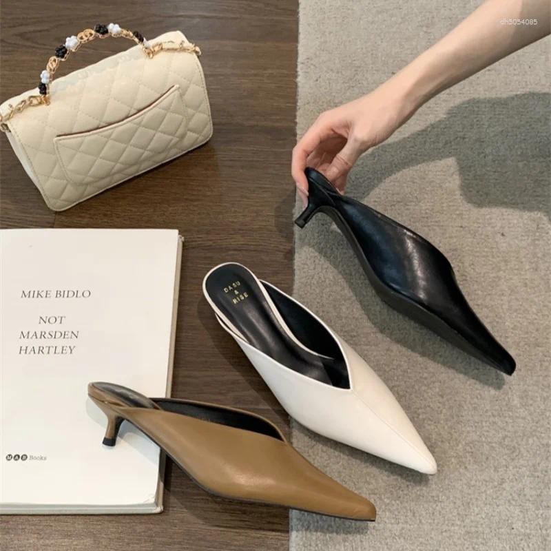 Slippers 2025 Talon bas d'été près de moutons extérieurs Mules décontractées Pumps Streat Sandale Slip sur les demi-mocassins