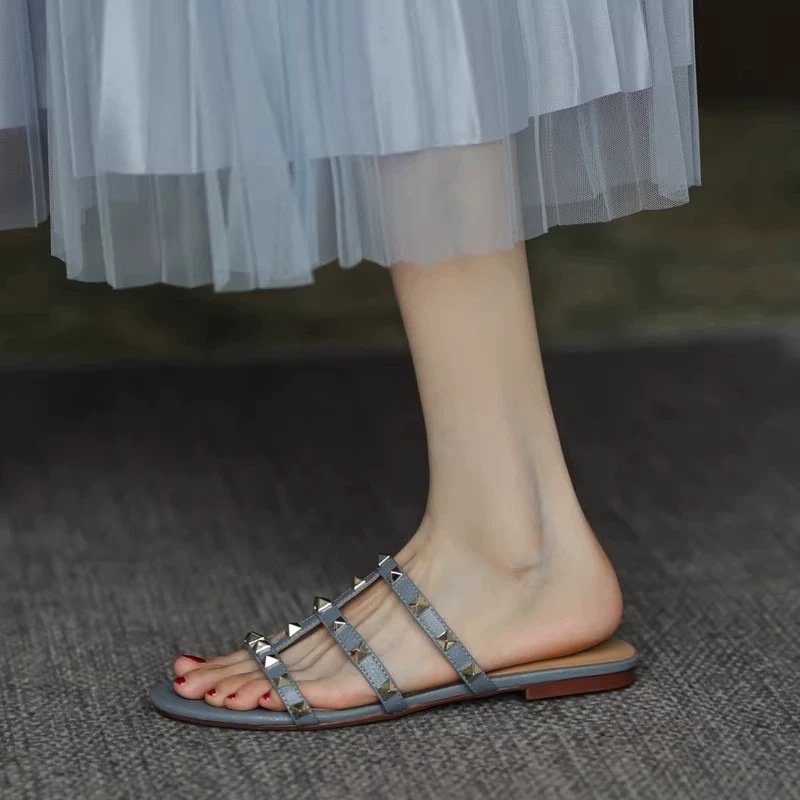 free shipping slippers designers for womens2025 summer new flat bottomed fashionable casual versatile outerwear size 35-39