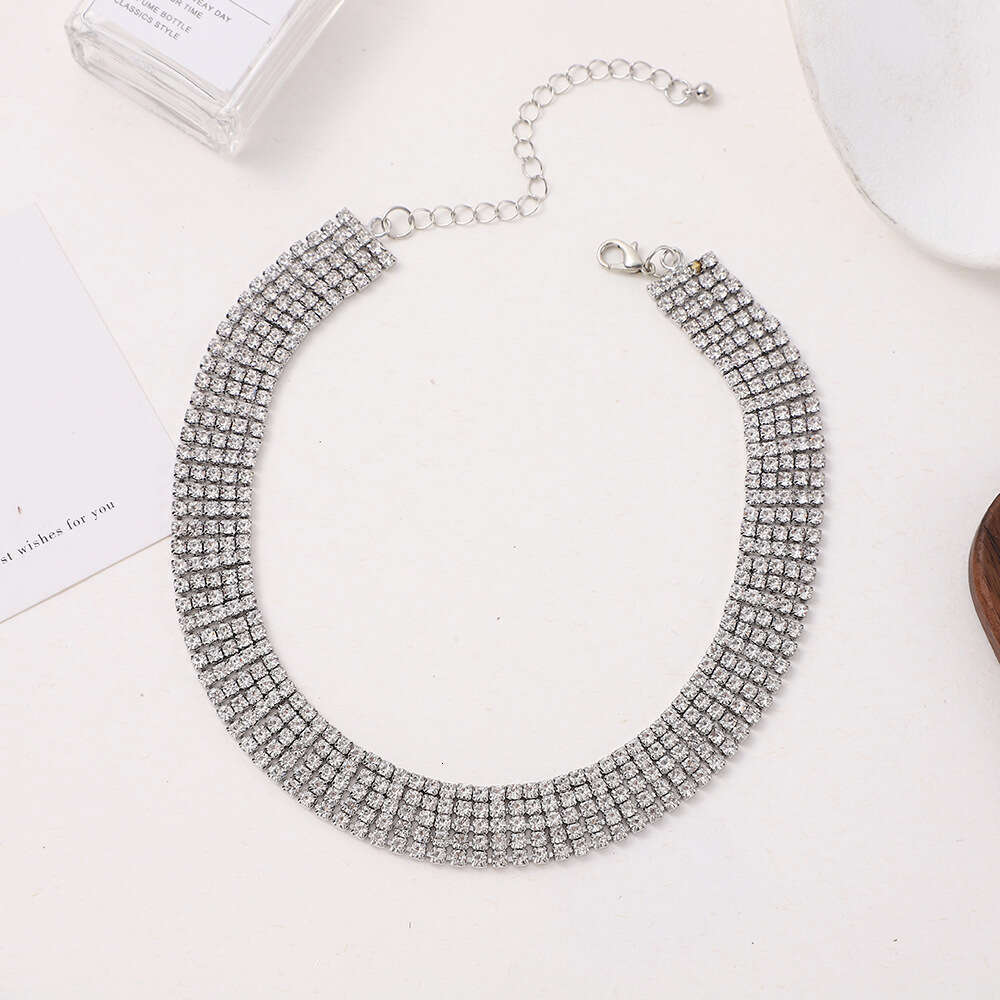 Exquisite sier necklace with NEW multiple layers of dias, personalized temperament, collarbone chain, high-end feeg, dinner party accessories