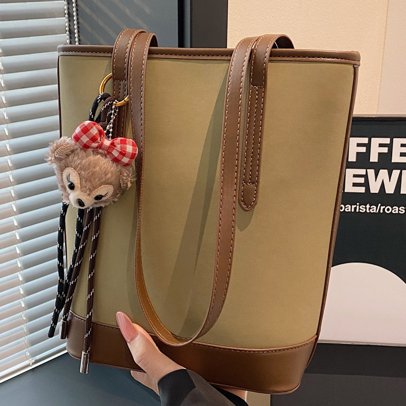 2025S Designer Women S Bag Large Capacity Commuter For Women New Korean Versatile Trendy Single Shoulder Underarm Bag Elegant Water Bucket Women S Bag