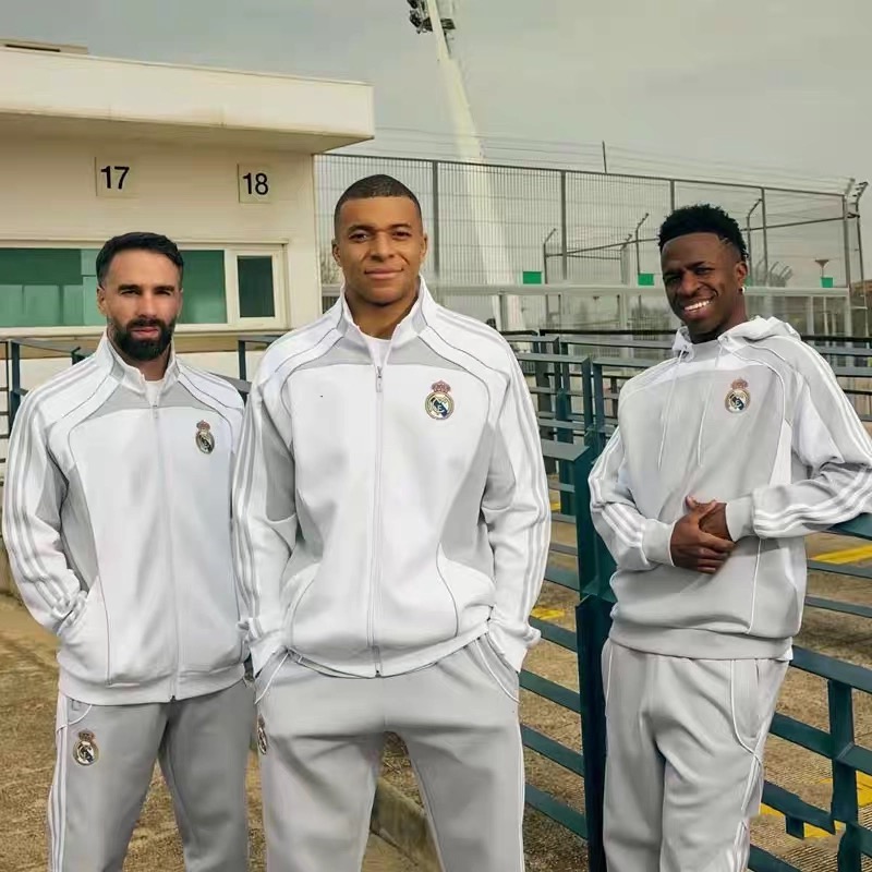 New Real Madridd Winter Long Zipper Adult Training Clothes Bellingham Football Shirt Warm Up Clothes