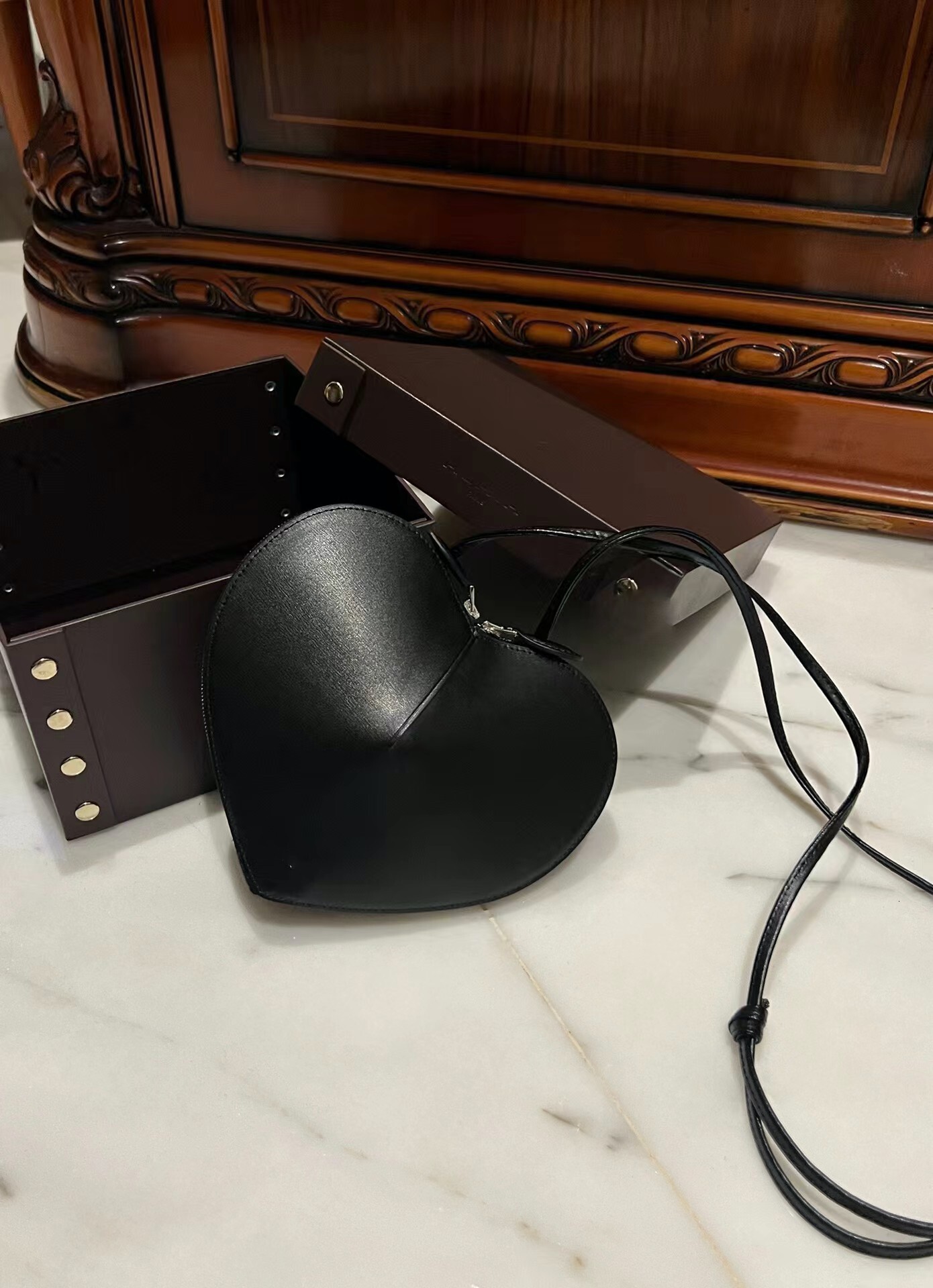 ALA Love with Many Celebrities Bloggers, Versatile and Fashionable Crossbody Bag, 2024 Popular Women's Bag