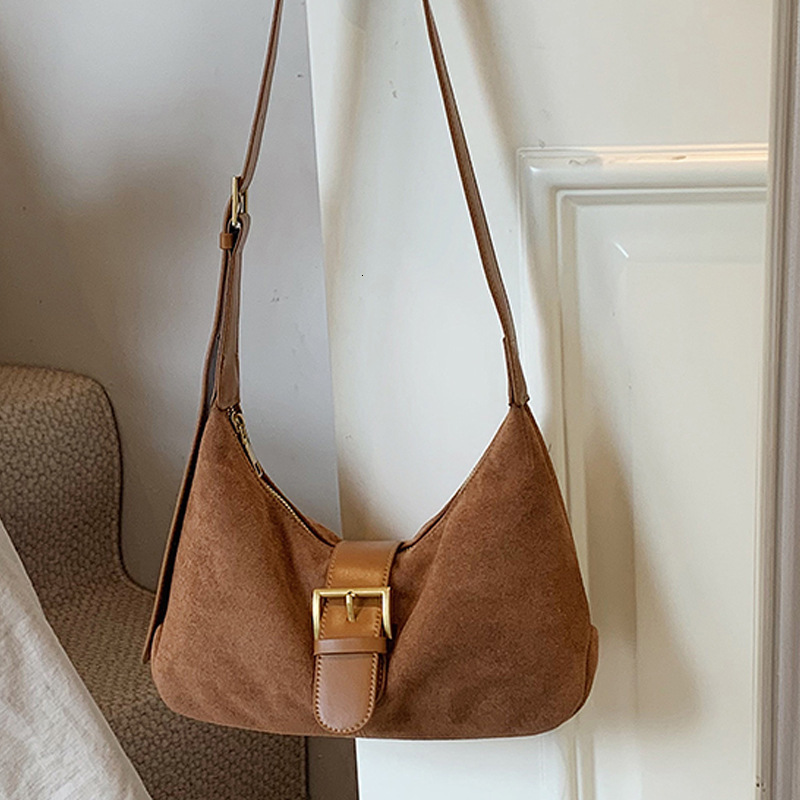 2025S Designer Women S Bag Women S Large Capacity New Autumn And Winter Niche Single Shoulder Crossbody Commuting Western Style Dumpling Bag