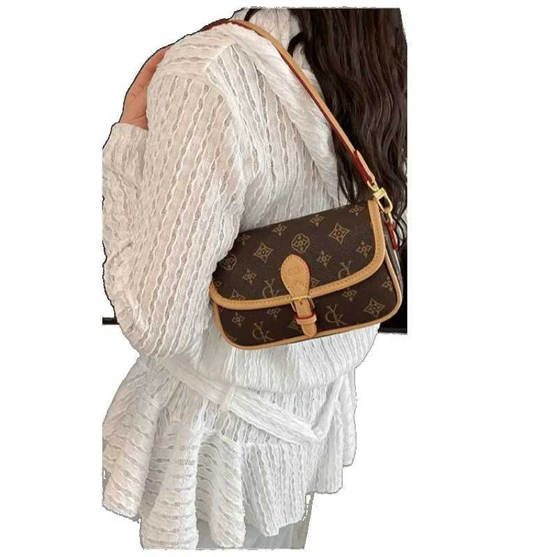 Fashionable Vintage Floral Tofu Cube Crossbody Bag Versatile Lightweight Luxury Handbag Single Shoulder Bag for All OccasionsW251107