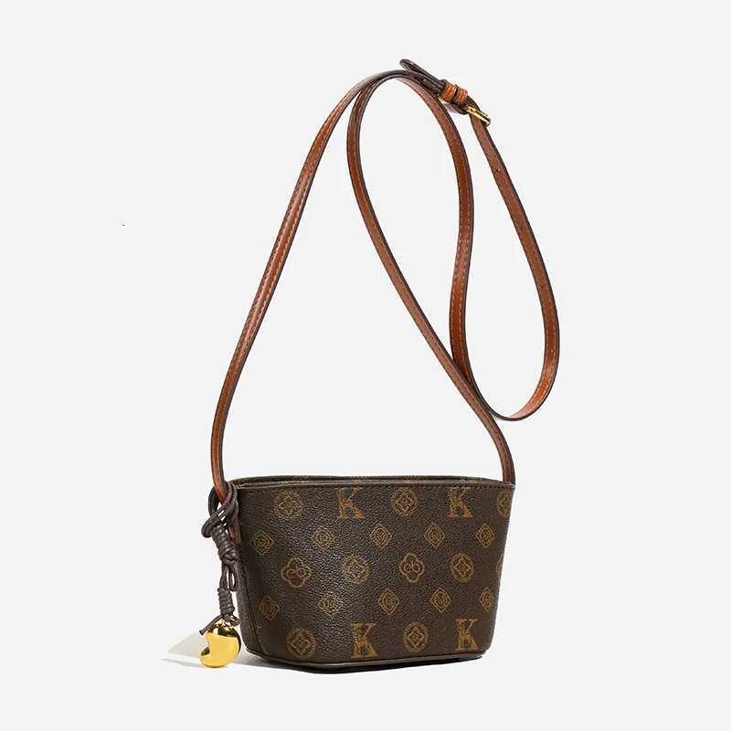Trendy Casual Crossbody Handbag With Letter Vintage Style For Women Simple Leather Commuter BagW251106