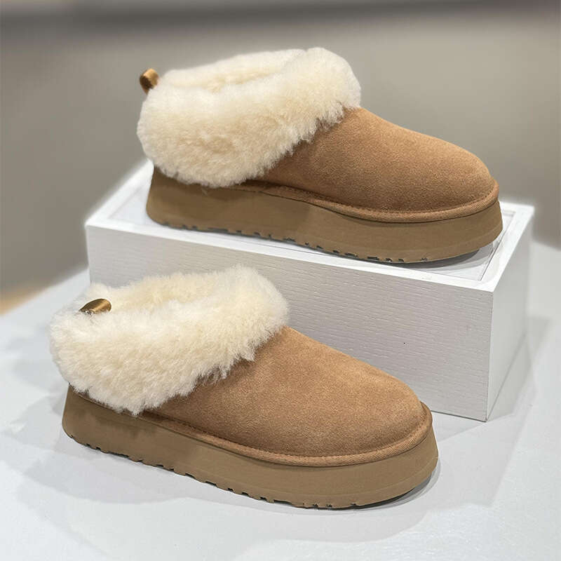 Thick-Soled Snow Boots for Women, Outdoor Wear, 2025 New Winter Fleece-Lined Thickened Warm Cotton Shoes, Casual Slip-On Furry Shoes