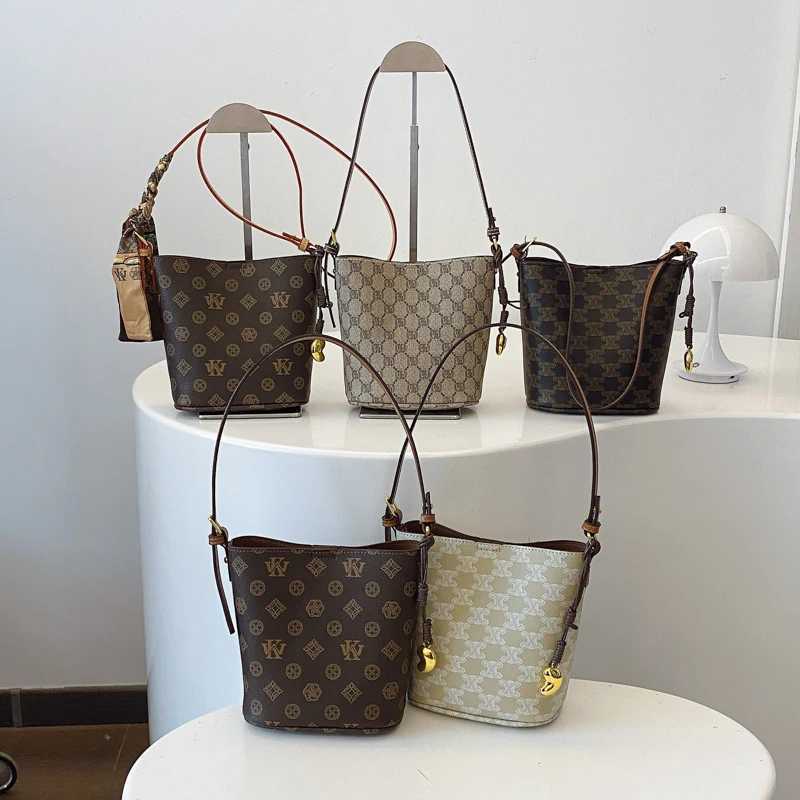 Designer Leather Crossbody Bag Shoulder Messenger Womens Handbags Tote Luxury Brand Famous Popular Classic ElegantW251106