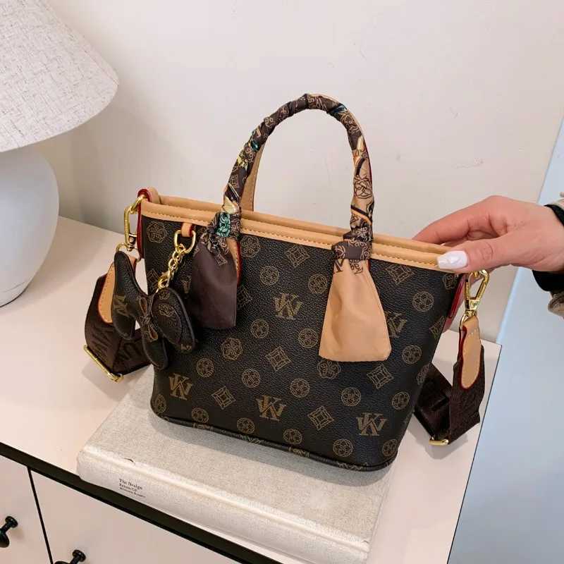 Elegant Leather Crossbody Bag For Ladies Shoulder Bag Convertible Luxury Brand Handbags By Famous DesignerW251106