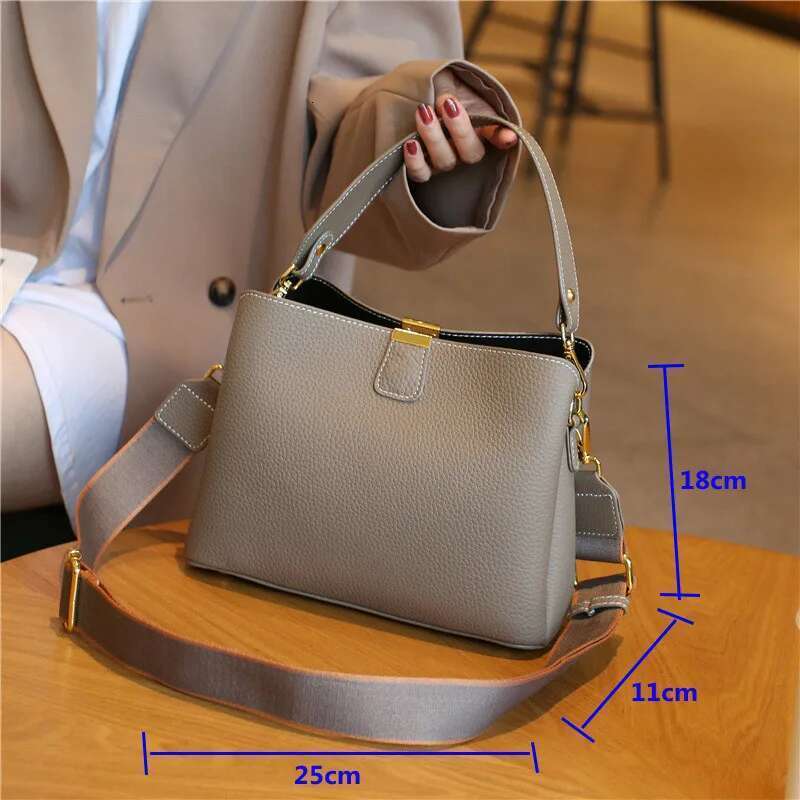 Women's Genuine Leather Handbag Bucket Style Casual Lady Fashion Shoulder Crossbody Messenger Bag For Girls 2025 Hot Sale