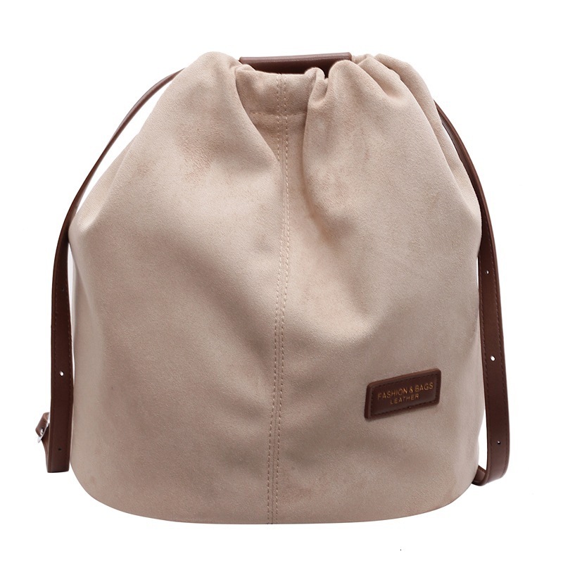 2025S Designer Women S Bag Korean Niche Bucket Bag Lightweight Commuting Drawstring Backpack Versatile Simple Design Large Capacity Casual Backpack