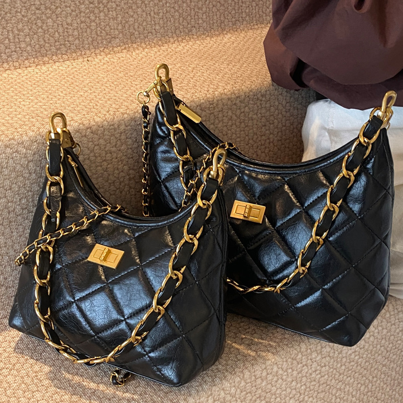 2025S Designer Women S Bag Underarm Pleated For Women New Korean Version Chain Fashion Diamond Grid Large Capacity Single Shoulder Women S Bag