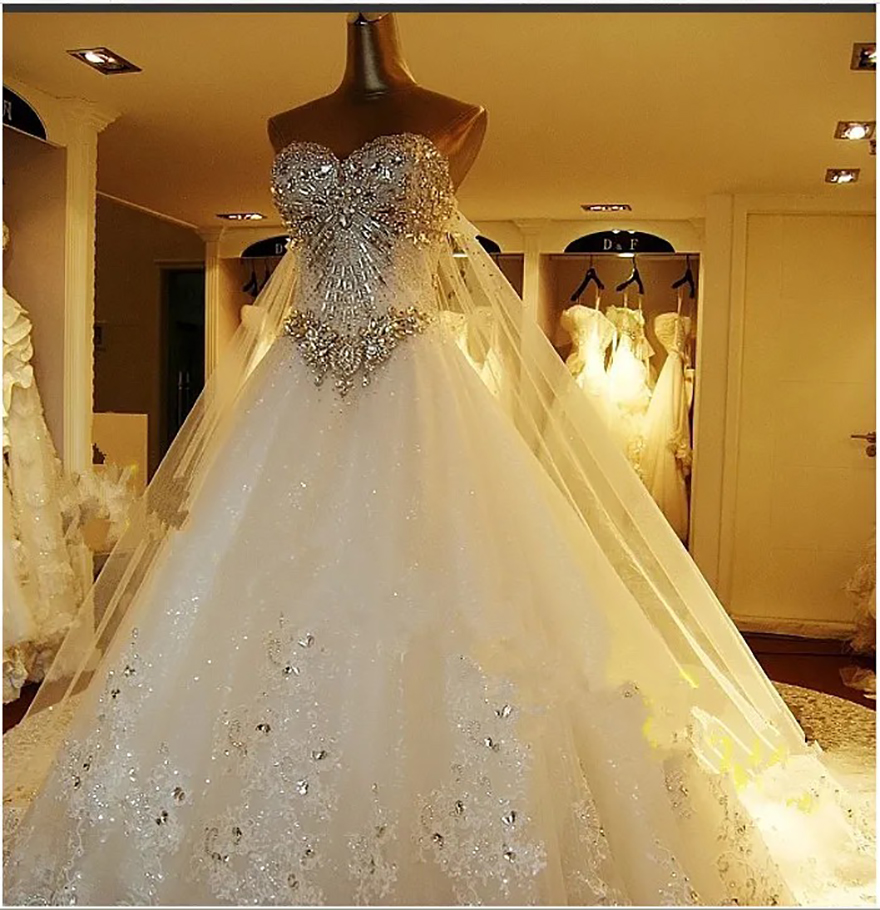 Gorgeous Crystal Long Cathedral Wedding Veils With 3D Lace Appliques Soft Tulle One Layer Bridal Veil