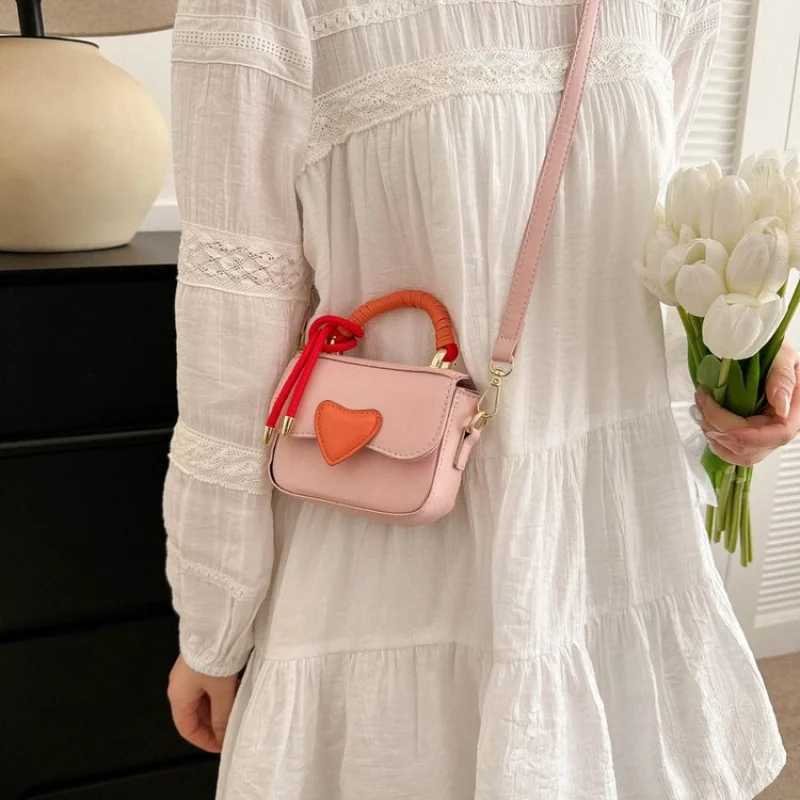 Elegant Ladies Handbag Leather Messenger Bag Shoulder Bag Crossbody Bag From Luxury Brand Classic DesignerW251106