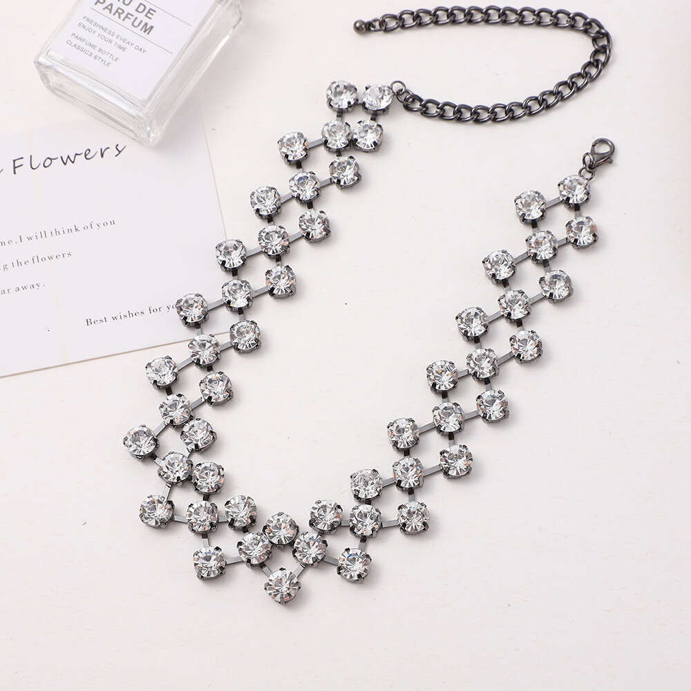 Dia studded temperament, personality, large NEW beads, short collarbone chain, Baroque bead pendant, necklace, necklace accessory