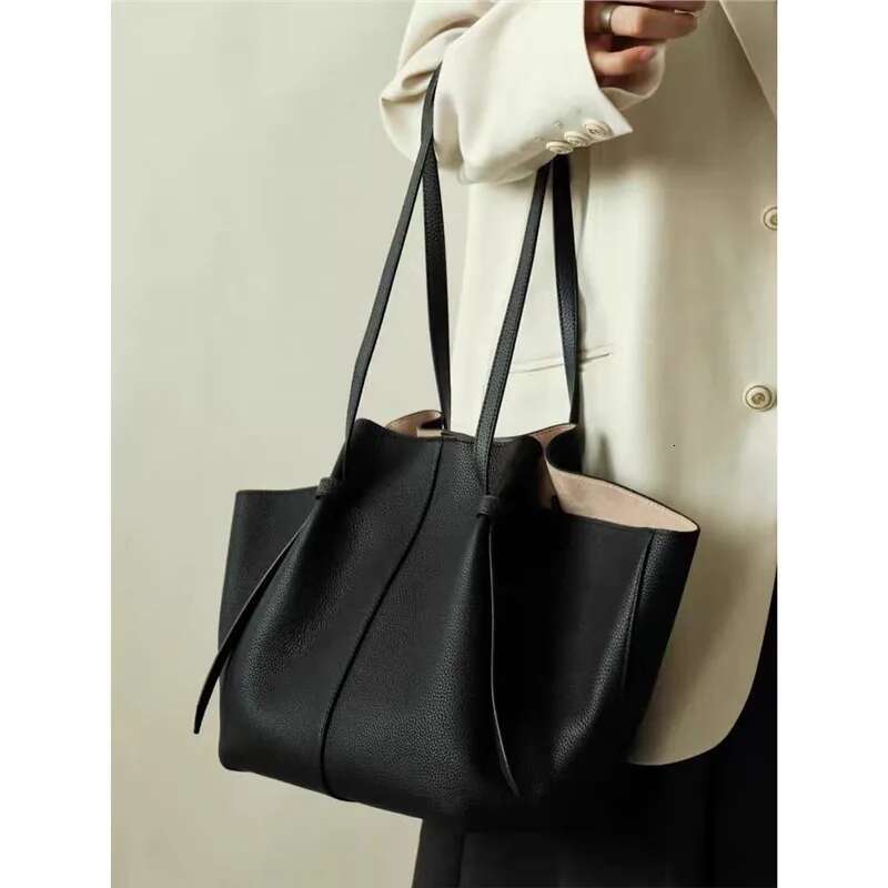 UWUW 2025 New Tote Bags For Women's Handbags Leather Large Capacity Shoulder Fashion Armpit Bag Female