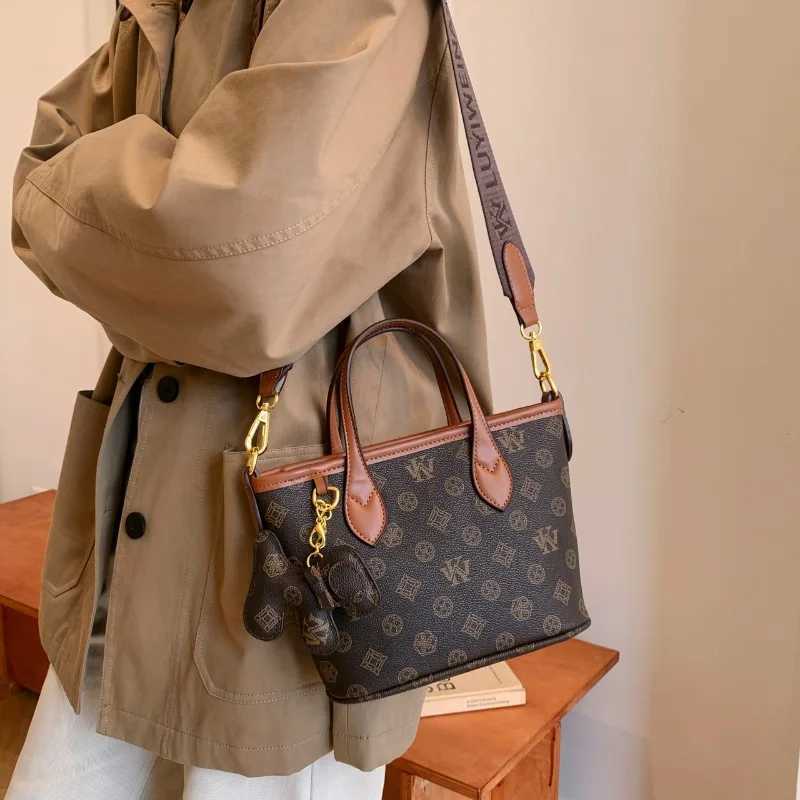 Elegant Leather Crossbody Bag For Ladies Shoulder Bag Convertible Luxury Brand Handbags By Famous DesignerW251106