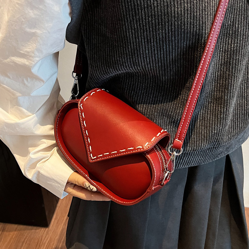 2025S Designer Women S Bag Crossbody New Fashionable Single Shoulder Bag Female Niche Design Internet Famous Fashion High End Small Square Bag