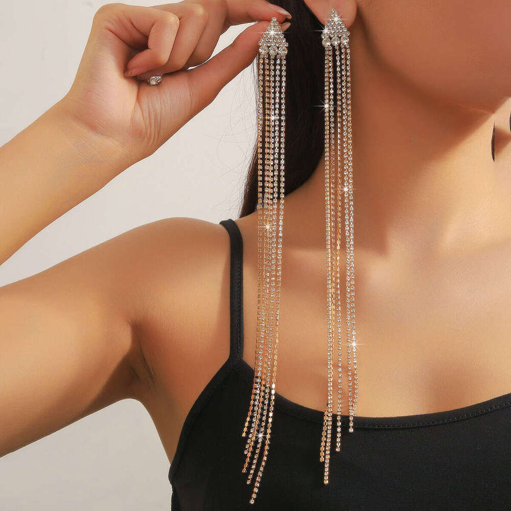 Super immortal elegant triangle long tassel gold rhie for brides, fashionable and NEW versatile, exaggerated personality earrings