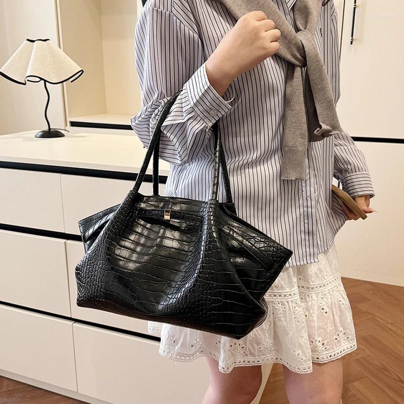 2025S designer Totes Black Shoulder Bag For Women Large Capacity Commute Brown Soft Alligator Female Laptop Simple Travel Tote Big Handbag shoulder