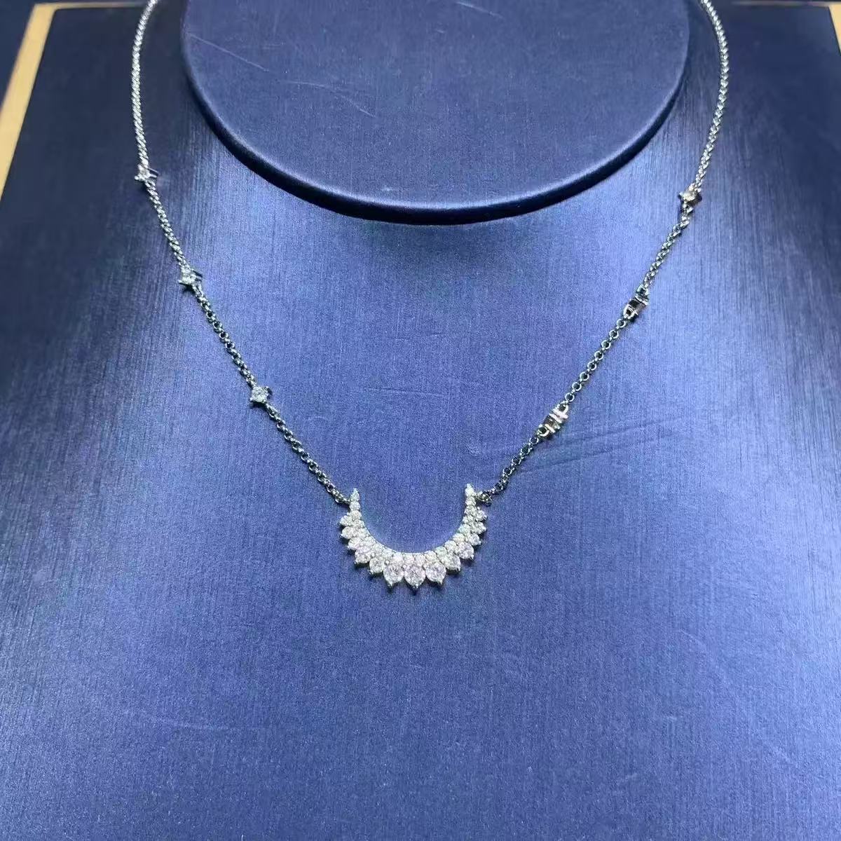 Necklace Designer Jewellery Gold Plated Pig Nose Chain with Letter Pendant and Cubic Zirconia Accents for Sister Gift and Daily Wear High Quality Text