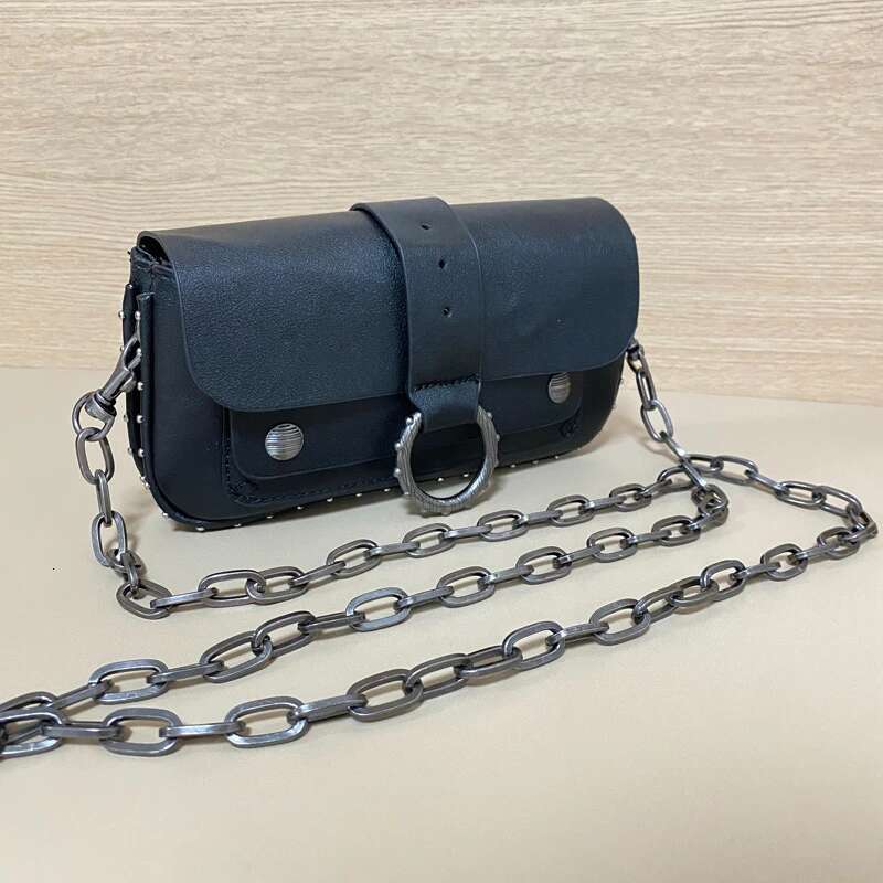 2025 New Women Stylish Shoulder Mini Black Ladies Retro Crossbody Design Casual Outdoor Chain Envelope Bag