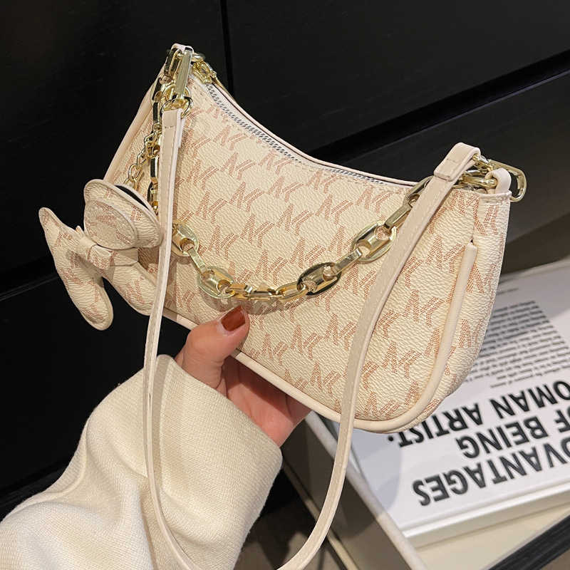 2025S Designer Women S Bag Premium Handheld New Internet Celebrity Versatile Shoulder Spring Stylish Crossbody Small Square Bag
