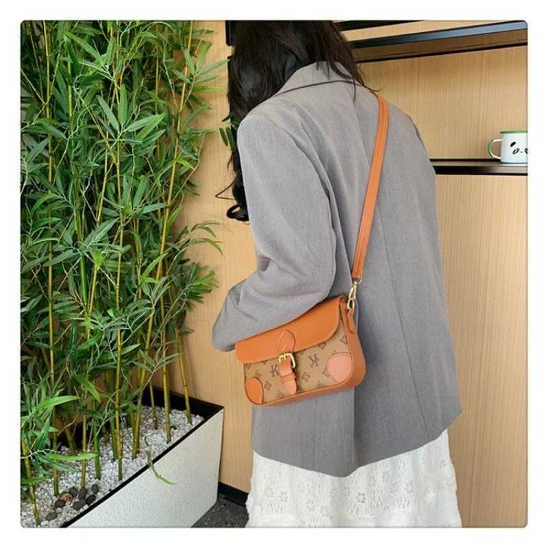 High-End Womens Shoulder Bag Crafted From Premium Leather Featuring Paris Style And Casual Vintage Trendy LookW251107