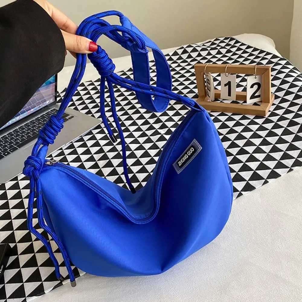Half-moon Shape Nylon Crossbody Bag Zipper Waterproof Dumpling Shoulder Bag Solid Color Large Capacity Sports Message BagW251107
