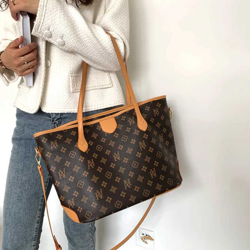 Durable Messenger Bag For Women Made Of Genuine Leather Popular Crossbody Design By Luxury Brand For Everyday CarryW251106