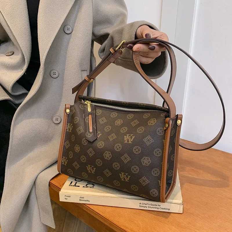 Premium Leather Tote Bag For Women Fashionable Shoulder Handbags Elegant Crossbody Purse Luxury BrandW251106