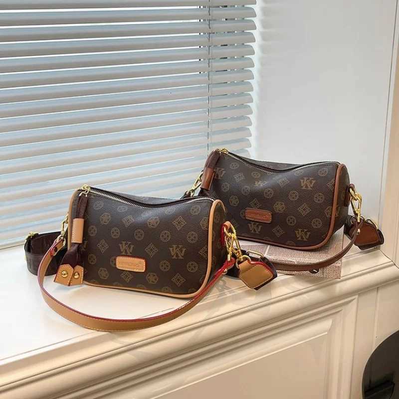 Versatile Womens Messenger Bag Durable Leather Crossbody Shoulder Handbag Ladies Work Office EssentialW251106