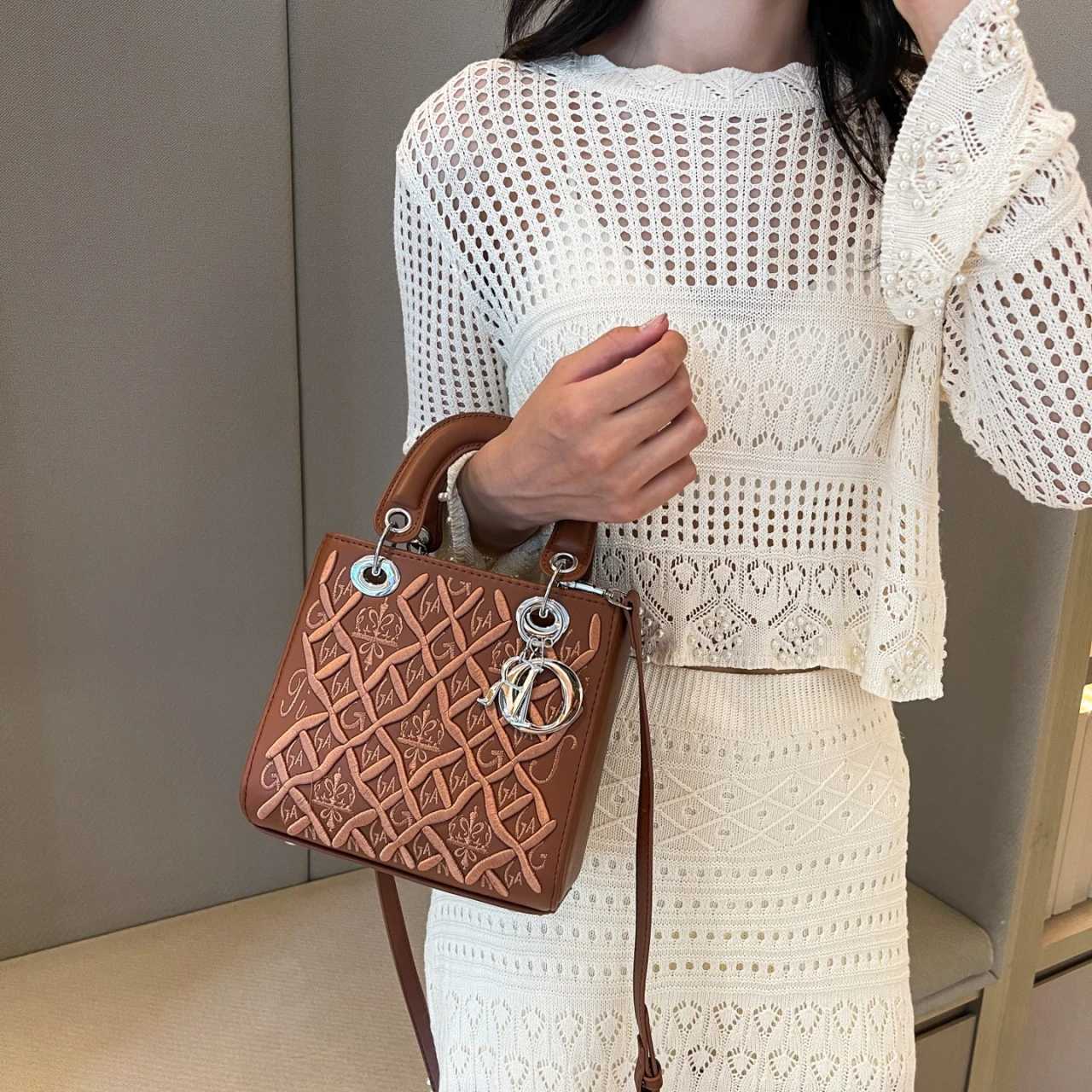 Stylish Elegant Leather Crossbody Bag For Casual Commuter Women Featuring Solid Color And Designer Paris FashionW251106