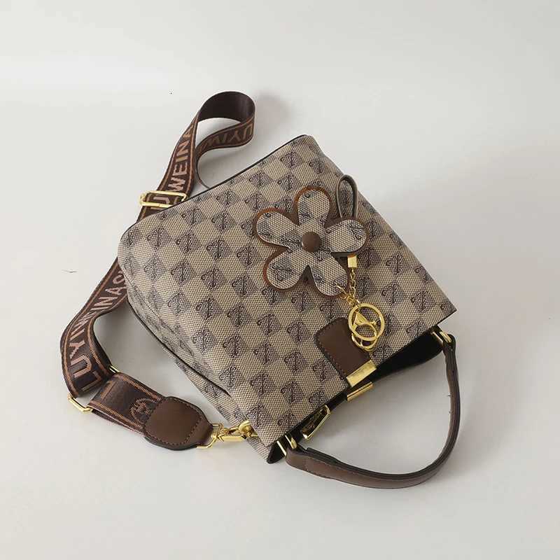 Designer Leather Messenger Bag For Women Chic Crossbody Shoulder Handbag Ladies Classic Tote PurseW251106