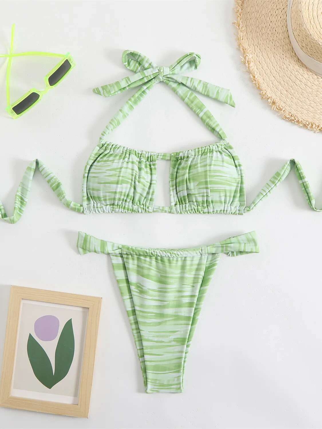 Dongdumaoyi Sexy Red Stripe Bikini Set Women Halter Pleate Hollow Out Push Up Thong Swimsuit Summer Bathing Suit Micro Swimwear Biquini