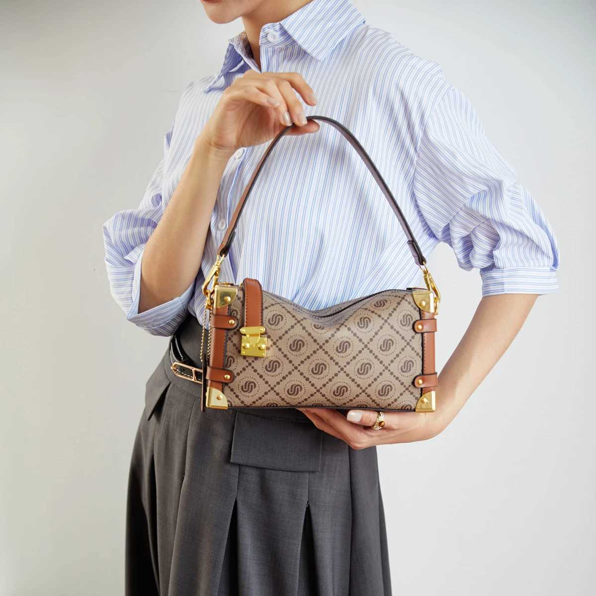 Classic And Elegant Ladies Crossbody Bag In Premium Leather Luxury Brand Handbag By Famous Designer Trendy AccessoryW251106