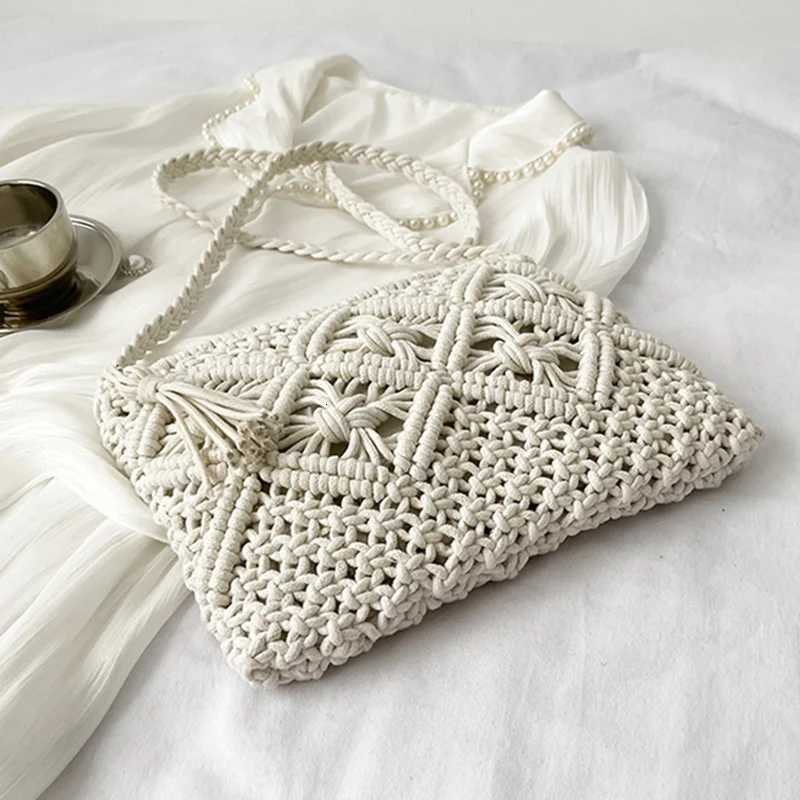 New Arrival Hollow Out Small Shoulder Bags For Women Handmade Straw Crossbody Bag Purse Female Tassel Messenger HandbagW251107