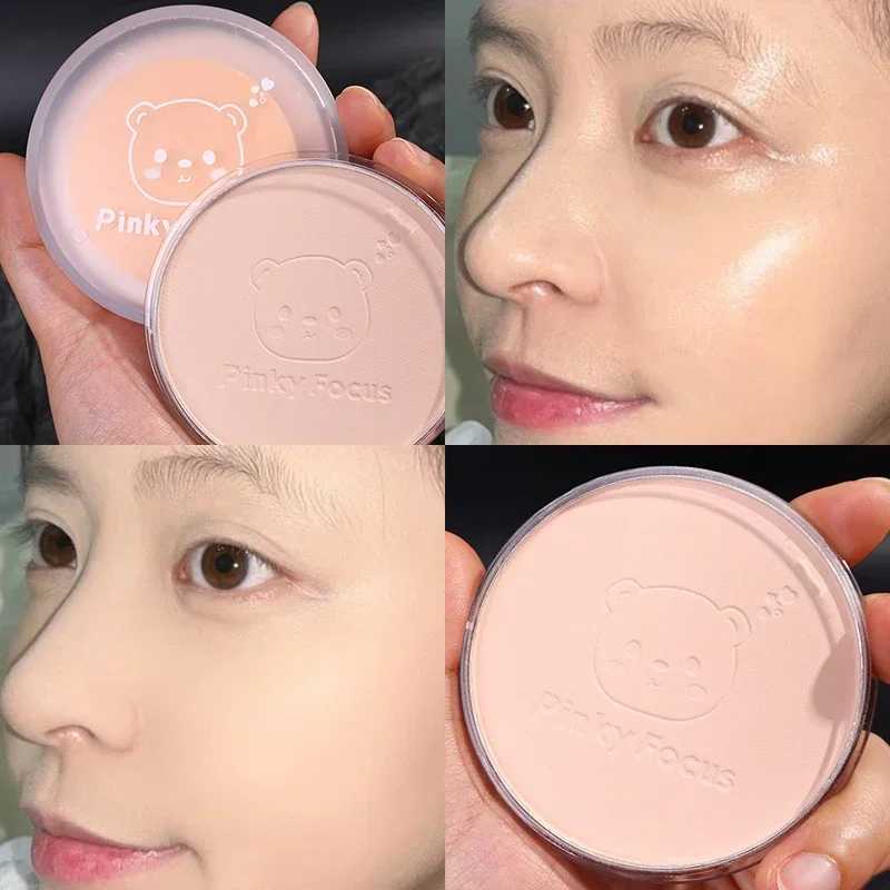 Long lasting oil control loose powder 3-color moisturizing and waterproof concealer powder pressing powder breathable and bright face Korean makeupXJ2