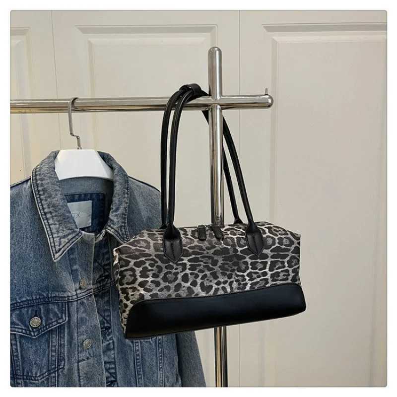 Timeless-elegant 2025 New Ladies Luxury Brand Leather Crossbody Bag Famous Designer Popular Casual VintageW251107