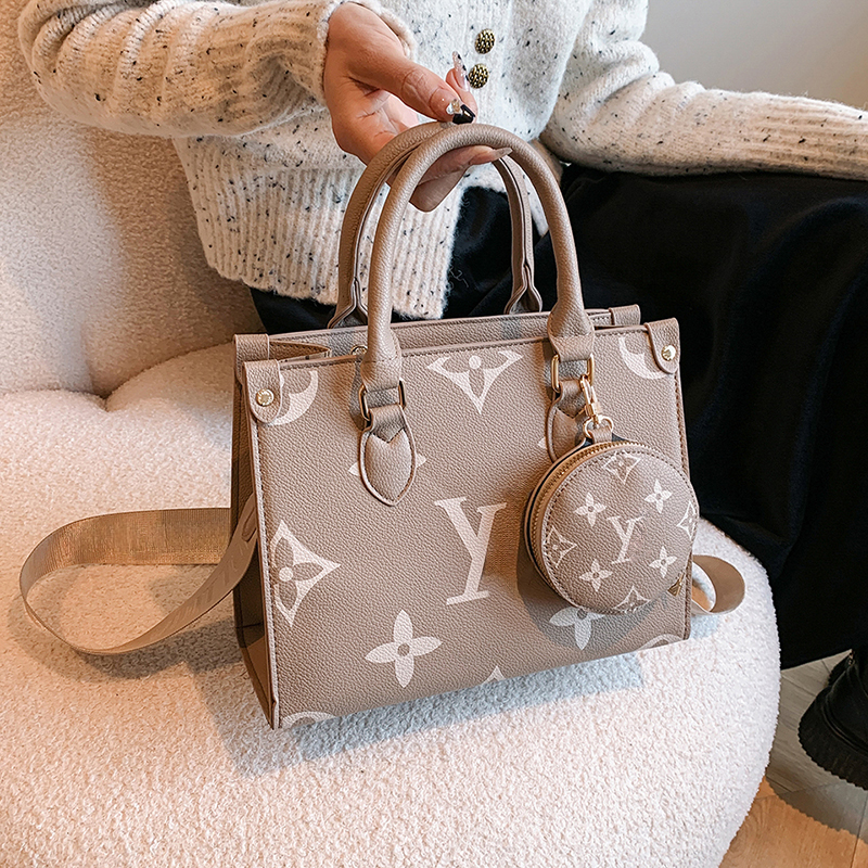 Fashionable Trendy Printed Handbag shoulder bag crossbody bag Mother and Child Pack Unique tote shape with detachable pouches Great for parties or casual outing