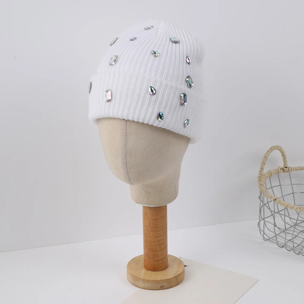 Fashionable Versatile Rhinestone-embellished Beanie Autumn/Winter Pullover Knit Cap Punk-style Rhinestone-adorned Hat 251104