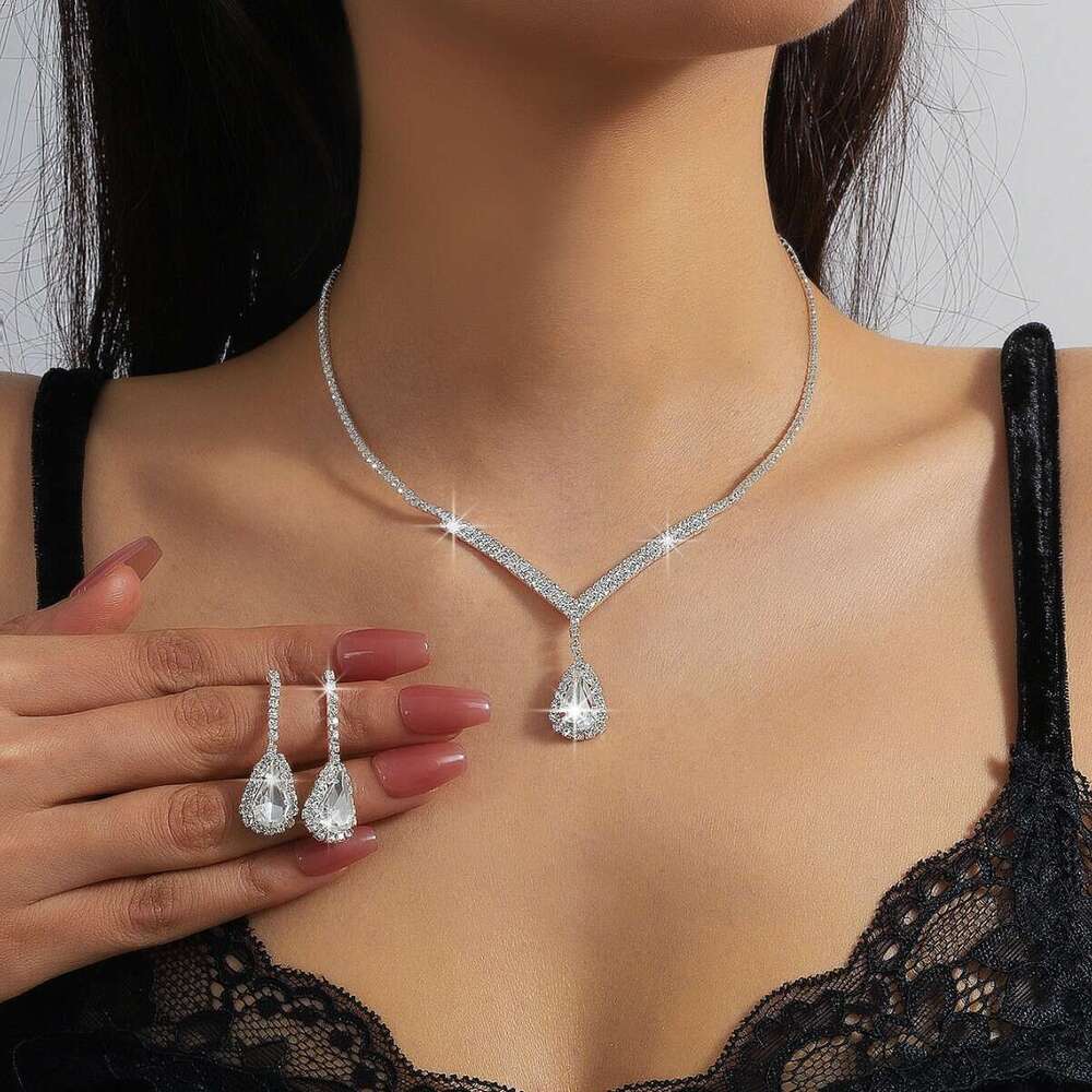High Cold Goddess Bride Dinner V-shaped Light Water Drop Dia Necklace Set