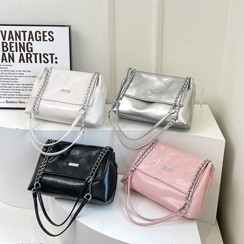 2025S Designer Women S Bag French Trendy Large Capacity Underarm Tote Summer Style Simple Chain Shoulder Diagonal Cross Bag
