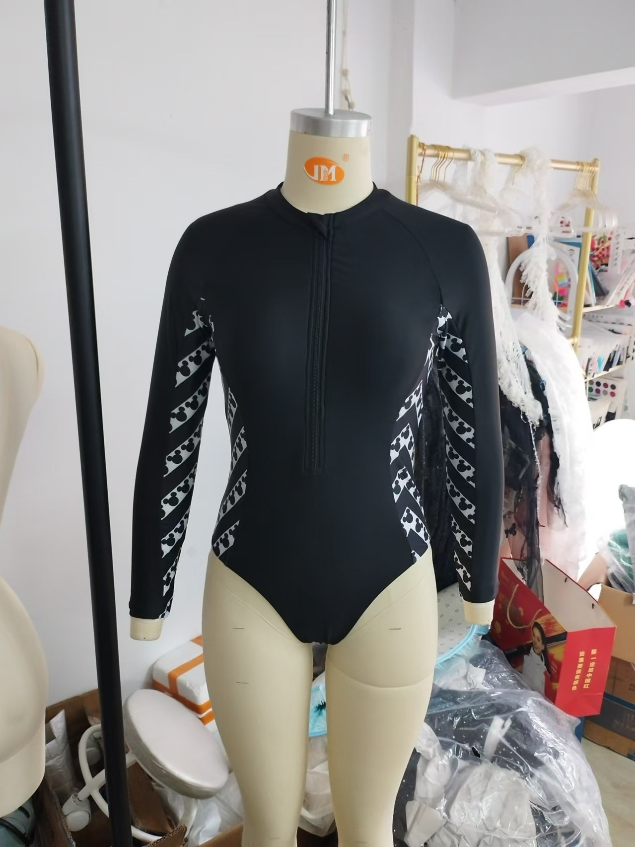 Fashion sports beach snorkeling surfing suit women's long sleeved zipper jumpsuit triangle tight swimsuit