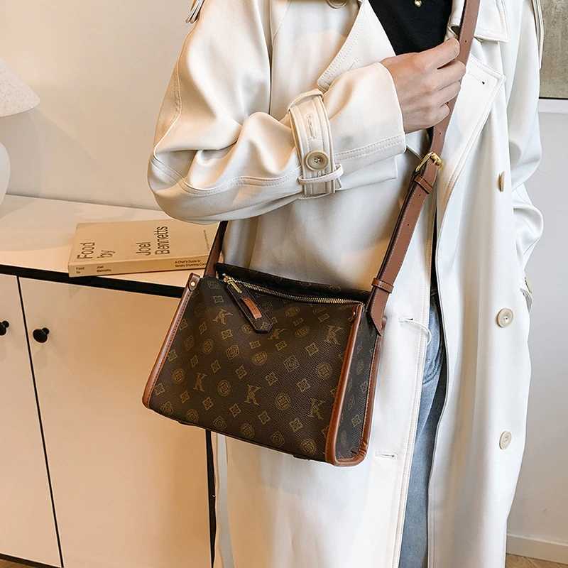 Luxury High-End Minimalist Unique Leather Crossbody Handbag For Women With Trendy Fashionable Design And LetterW251106