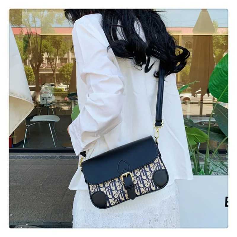 High-End Womens Shoulder Bag Crafted From Premium Leather Featuring Paris Style And Casual Vintage Trendy LookW251107